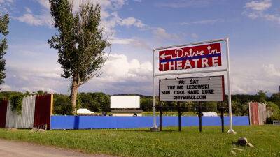 Chris Willman-Senior - ‘Back to the Drive-In’ Documentary Explores Ups and Downs of Ma-and-Pa Theaters That Keep Film Under the Stars Alive - variety.com - Los Angeles - USA - county Wright - Ohio - city Baltimore