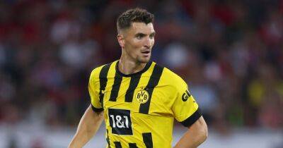 Manchester United 'considering move for Thomas Meunier' and more transfer rumours - www.manchestereveningnews.co.uk - Manchester - Belgium