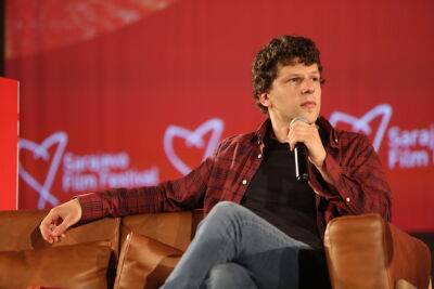 Jesse Eisenberg - Jesse Eisenberg On The Return Of Lex Luthor: “I’d Be Shocked If I Wound Up In A DC Movie – But It Would Be A Pleasant Shock” - deadline.com - city Sarajevo