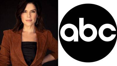David E.Kelley - Neve Campbell - Michael Connelly - Neve Campbell To Headline David E. Kelley’s ABC Drama Series ‘Avalon’ - deadline.com - county Campbell