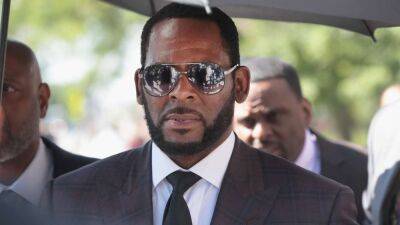 'Uncountable Times': Witness in R. Kelly Case Gives Testimony of Frequent Underage Sex with Singer - www.etonline.com - Chicago