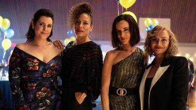 Juliette Lewis - Christina Ricci - Melanie Lynskey - Jasmin Savoy Brown - Bart Nickerson - 'Yellowjackets' Season 2: Everything We Know About New Cast Members, Filming and More - etonline.com - county Canadian