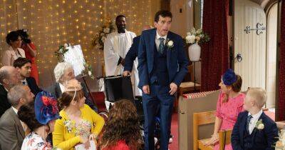 Rhona Goskirk - Mark Charnock - Lisa Riley - Paddy Kirk - ITV Emmerdale first look as Marlon Dingle walks down the aisle after hospital dash in emotional scenes - manchestereveningnews.co.uk - Manchester