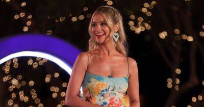 Love Island fans left fuming after Laura Whitmore 'ruins' final - www.dailyrecord.co.uk