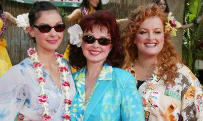Page VI (Vi) - Ashley Judd - Mickey Guyton - Naomi Judd - Larry Strickland - Naomi Judd 'leaves daughters Ashley and Wynonna out of $25 million will' - hellomagazine.com - county Ashley - Tennessee