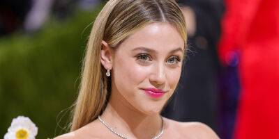 Lili Reinhart Reveals One Thing That Actors on The CW Can't Do! - www.justjared.com