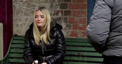 Millie Gibson posts emotional farewell to Coronation Street co-stars after leaving party - www.msn.com - city Media
