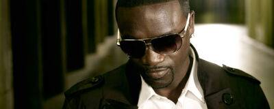 Akon defends Kanye West over “trash bag” clothing display - completemusicupdate.com - USA