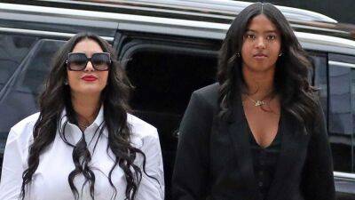 Vanessa Bryant and Daughter Natalia Hold Hands Going Into Court for Kobe Bryant Photo Trial - www.etonline.com - Los Angeles - California - Los Angeles