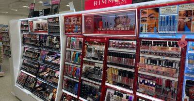 Boots are selling huge beauty bundles for £10 today - including makeup and skincare - www.manchestereveningnews.co.uk