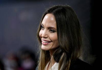 Angelina Jolie - Evan Hansen - Angelina Jolie Goes Backstage With Daughter Vivianne At ‘Dear Evan Hansen’ - etcanada.com - Los Angeles - city Philadelphia - Rome