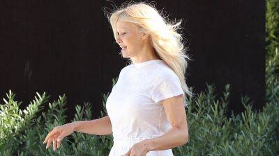 Let Pamela Anderson Show You How to Wear Balenciaga’s Controversial Take On Crocs - www.glamour.com - Malibu