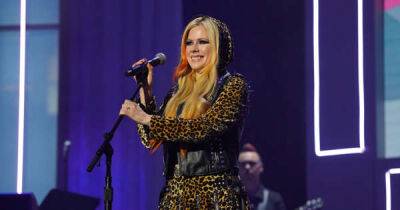 Avril Lavigne to receive star on Hollywood Walk of Fame - www.msn.com