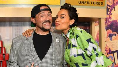 Kevin Smith - Rosario Dawson - Danny Trejo - Jason Mewes - Kevin Smith Celebrates the Premiere of 'Clerks III' with Rosario Dawson & More! - justjared.com - China - Hollywood