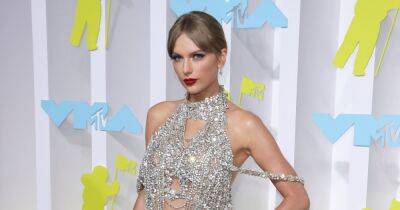Red Carpet - Oscar De-La-Renta - Taylor Swift Channeled Her Inner ‘Reputation’ Music Video Character on VMAs 2022 Red Carpet - usmagazine.com - New Jersey