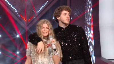 Fergie Makes ‘Glamorous’ Surprise Appearance At VMAs Joining Jack Harlow’s ‘First Class’ Performance - deadline.com
