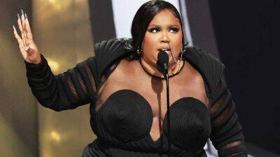 Lizzo Addresses Fat-Shaming Comments While Taking Home Video For Good at the MTV VMAs 2022 - etonline.com