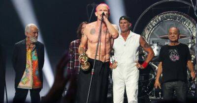 Taylor Swift - Taylor Hawkins - Foo Fighters - Red Hot Chili-Peppers - Anthony Kiedis - Red Hot Chili Peppers' Flea dedicates band's VMA win to late Taylor Hawkins - ok.co.uk - Los Angeles - USA - Colombia - city Bogota, Colombia