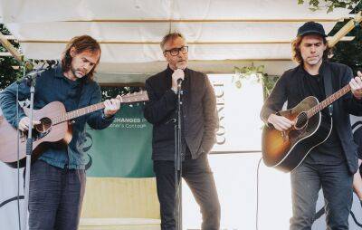 Watch The National play secret acoustic set in tribute to Frightened Rabbit’s Scott Hutchison - www.nme.com - Scotland