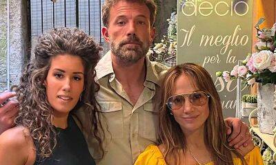 Jennifer Lopez - George Clooney - Amal Clooney - Ben Affleck - Like two tourists in love! What JLo and Ben Affleck are up to on their honeymoon - us.hola.com