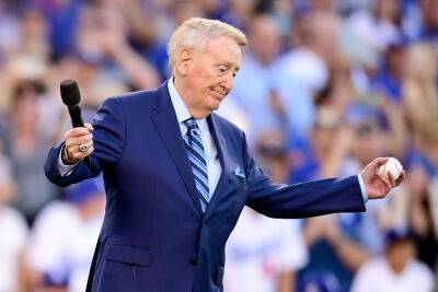 Vin Scully - Joe Montana - Voice - Vin Scully Dies: The Voice Of The L.A. Dodgers, And Their City, Was 94 - deadline.com - Los Angeles - Los Angeles - California - Montana - San Francisco - city Sandi