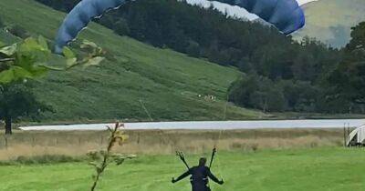 Tom Cruise - Dog walker having stroll in Lake District stunned as paragliding Tom Cruise lands next to her - manchestereveningnews.co.uk - Lake