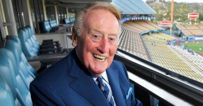 Vin Scully Dead at 94: 5 Things to Know About the Longtime Los Angeles Dodgers Sportscaster - www.usmagazine.com - New York - Los Angeles - Los Angeles - California - city Brooklyn - county Bronx - city Sandi