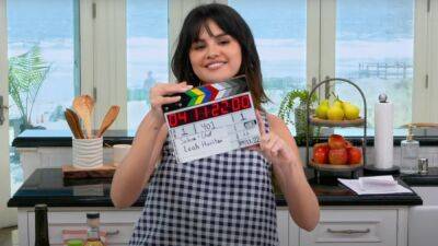 Selena Gomez - Gordon Ramsay - Rachael Ray - Selena Gomez Takes on Malibu (and Torching Desserts) in ‘Selena + Chef’ Season 4 Trailer - thewrap.com
