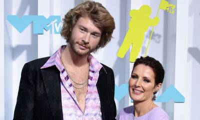 Here's What Yung Gravy Said About Bringing Addison Rae's Mom to the VMAs - www.justjared.com - city Newark