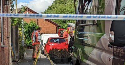 Police discover cannabis farm after rushing to major house fire in Oldham - manchestereveningnews.co.uk - Manchester - county Oldham