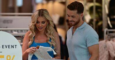 Pregnant Amy Hart couldn't look happier as she shops for baby clothes with boyfriend Sam - www.ok.co.uk