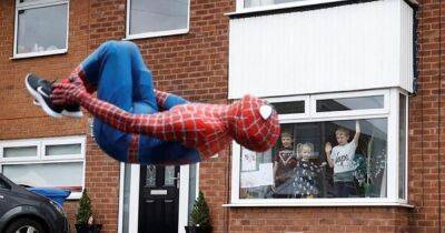 'Stockport Spider-Man' hailed a 'proper hero' after saving terrified boy, 4, from top of 50ft fairground slide - www.manchestereveningnews.co.uk - Britain - Manchester