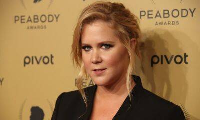 Amy Schumer spends her day by the pool during break from touring - hellomagazine.com - city Denver