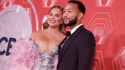 Chrissy Teigen - John Legend - Chrissy Teigen Announces She's Pregnant With Touching Baby Bump Pic: 'Another on the Way' - etonline.com