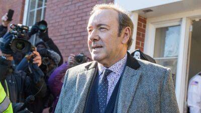 Kevin Spacey - Kevin Spacey to Pay 'House of Cards' Production Company $31 Million Over Firing for Alleged Sexual Misconduct - etonline.com