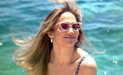 Jennifer Lopez - Jennifer Lopez Basks in the Sunlight During Another Capri Photo Shoot - justjared.com - Italy