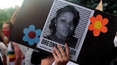 Four Officers Involved in Breonna Taylor’s Death Are Finally Facing Federal Charges - www.glamour.com