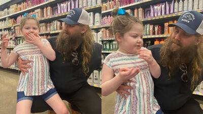 Chris Stapleton has little girl starstruck with impromptu Walmart meeting - www.foxnews.com - Kentucky - Tennessee