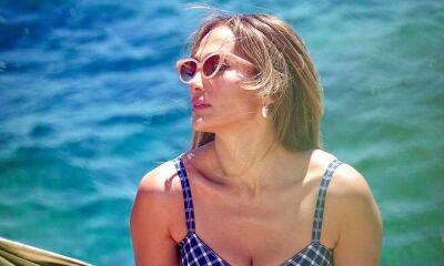 Jennifer Lopez - Jennifer Lopez continues to enjoy her best life while vacationing in Capri - us.hola.com - Paris - Italy
