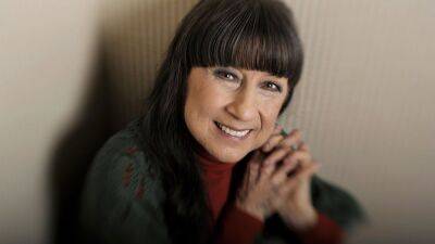 Vin Scully - Pat Carroll - Judith Durham, Lead Singer of The Seekers, Dead at 79 - etonline.com - Australia - county Russell
