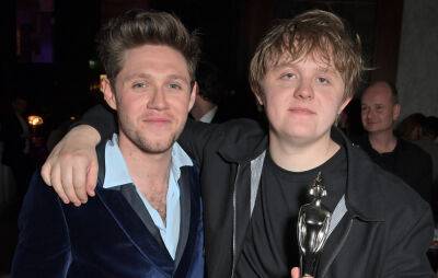 Lewis Capaldi - Niall Horan - Watch Niall Horan and Lewis Capaldi busk together on the streets of Dublin - nme.com - Dublin