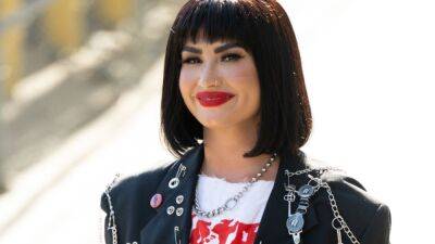 Demi Lovato - Max Ehrich - Demi Lovato Is Dating a Musician - etonline.com