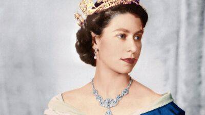 prince Philip - Daniel Craig - Elizabeth Ii II (Ii) - How Queen Elizabeth Changed the Law to Make the Monarchy a More Equal Place for Women - glamour.com - Britain - county Windsor - county King George