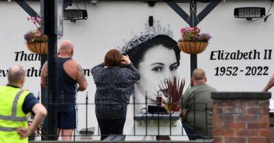 Graffiti artist's honour over stunning mural of the Queen at Tameside pub - www.manchestereveningnews.co.uk
