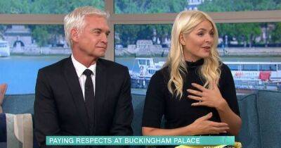 Holly Willoughby - Holly Willoughby's kids' sweet cards for Queen as son said 'thank you for football' - ok.co.uk - Britain