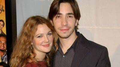 Drew Barrymore - Justin Long - Luke Wilson - Drew Barrymore Cried During a Reunion With Her Ex Justin Long - glamour.com - county Tom Green