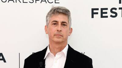 TIFF: Focus Features Nabs Worldwide Rights to Alexander Payne’s ‘The Holdovers’ for $30 Million - variety.com - Vietnam