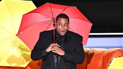 Kenan Thompson Dances to TV Theme Songs from ‘Friends’ to ‘Game of Thrones’ In Emmys Opening - variety.com