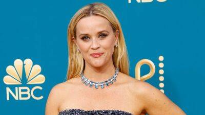 Reese Witherspoon - Billy Crudup - Kenan Thompson - Reese Witherspoon Exudes Classic Glamour at 2022 Emmys - etonline.com