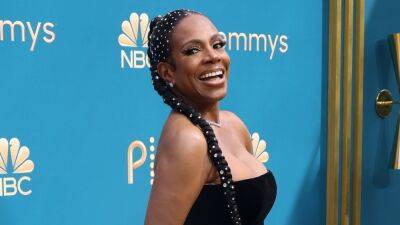 Sheryl Lee Ralph Debuted Brandon Blackwood's First-Ever Gown on the 2022 Emmys Red Carpet - www.glamour.com - Tokyo